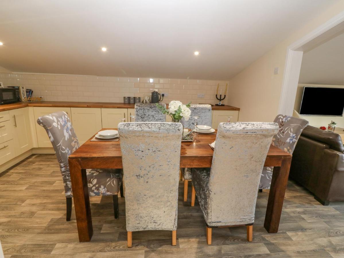 The Apartment At Plas Yr Eithin Amlwch Esterno foto