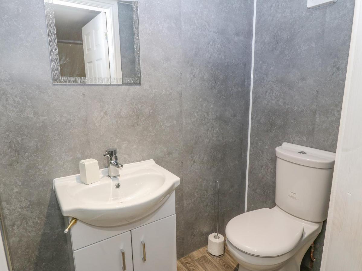 The Apartment At Plas Yr Eithin Amlwch Esterno foto