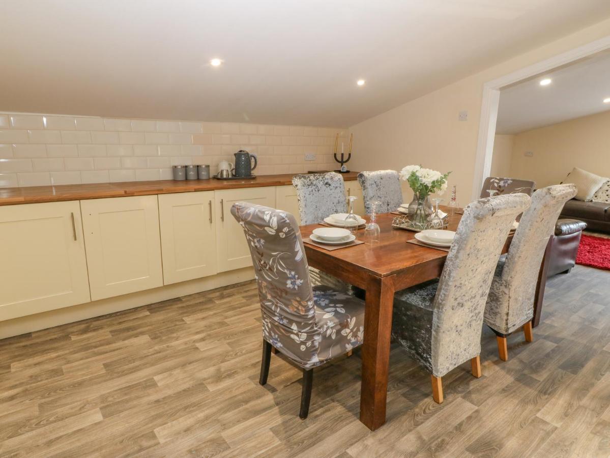The Apartment At Plas Yr Eithin Amlwch Esterno foto